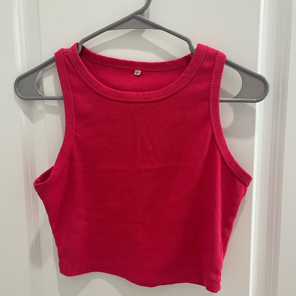 pink tank top
